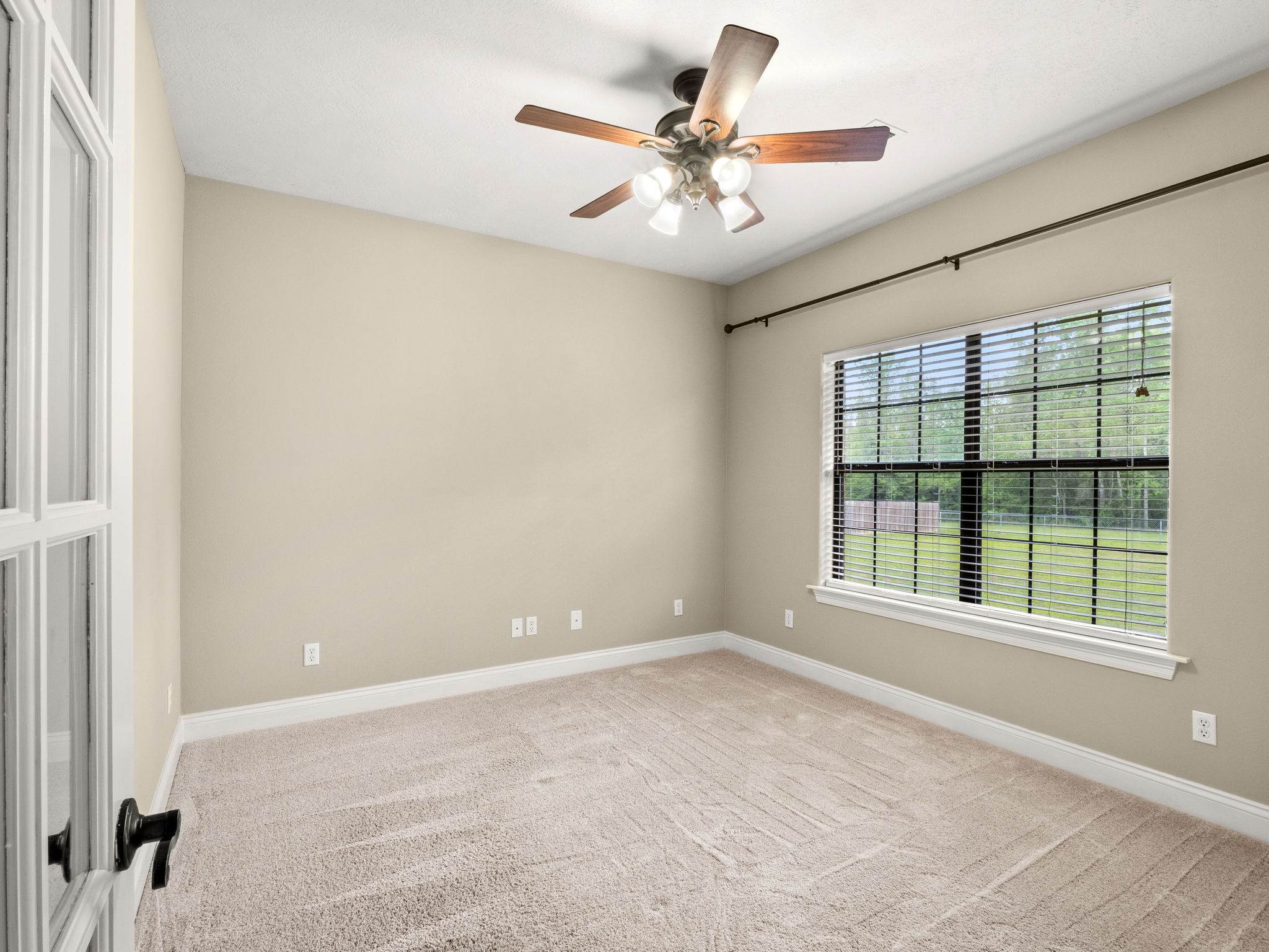 473 Delia Dr, Leesville, LA 71446