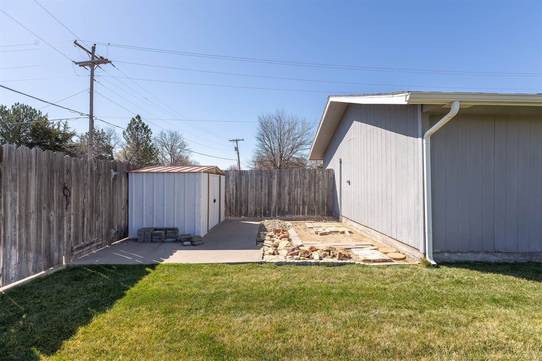 906 N Cheyenne St, Ulysses, KS 67880