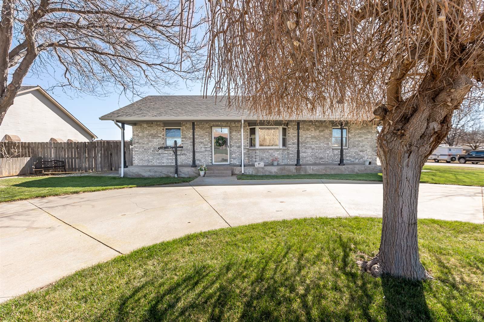 906 N Cheyenne St, Ulysses, KS 67880