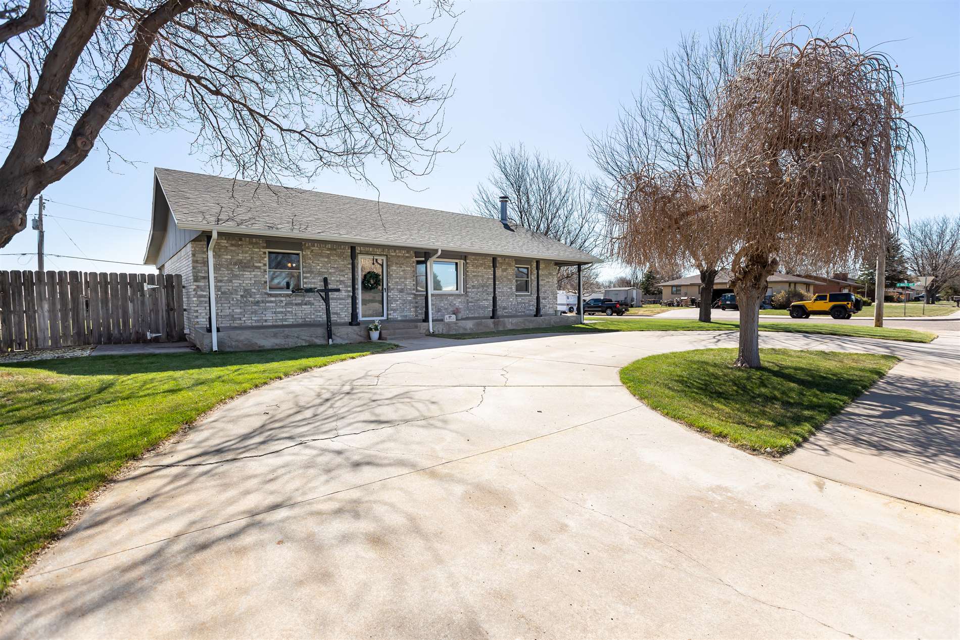 906 N Cheyenne St, Ulysses, KS 67880