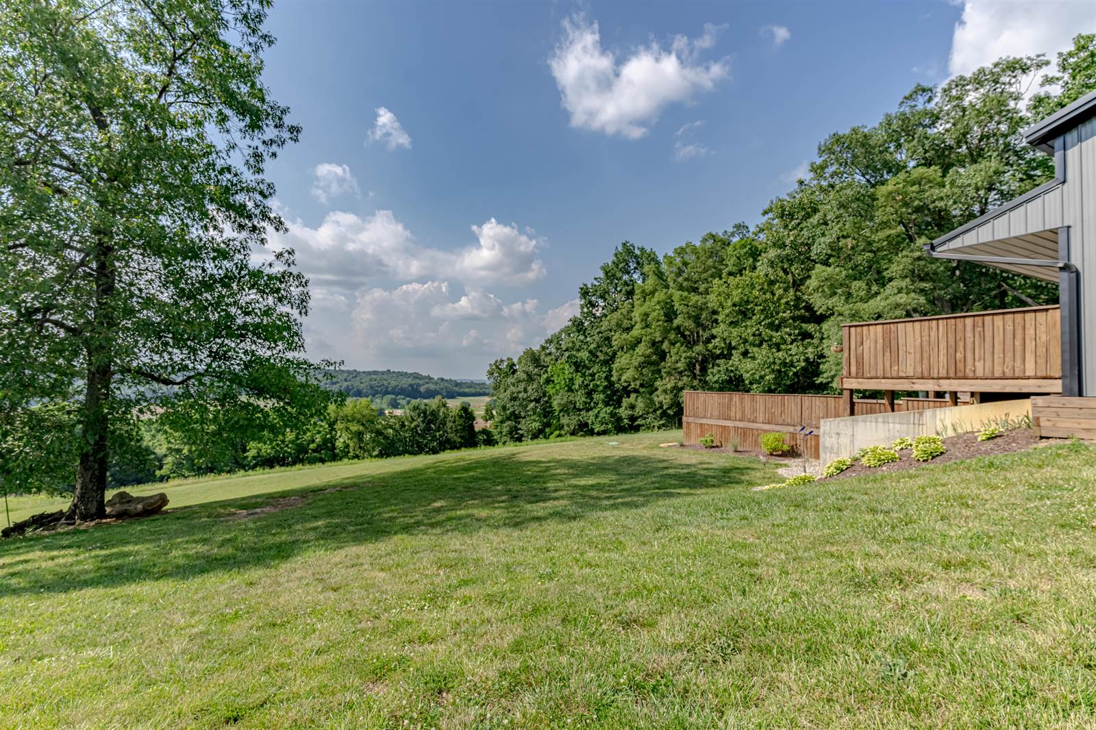 500 Seven Oaks Ln, Irvington, KY 40146