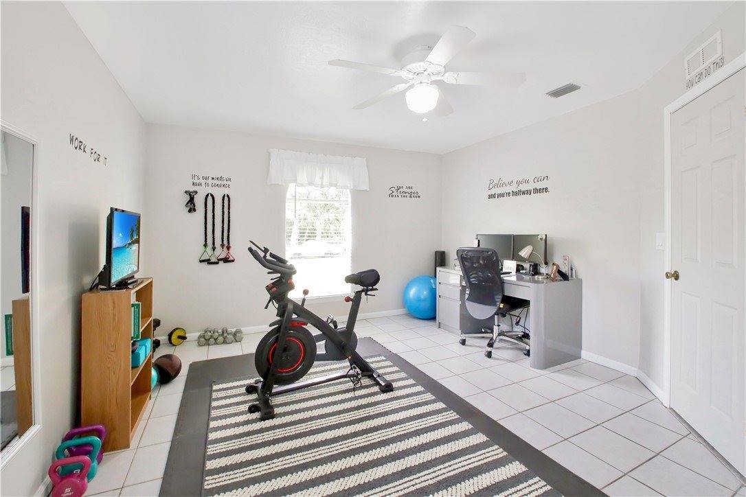 910 Flamingo Avenue, Sebastian, FL 32958