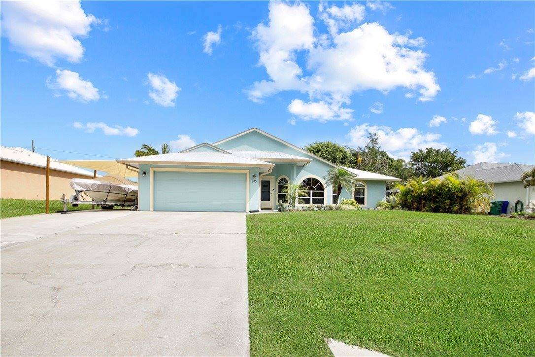 910 Flamingo Avenue, Sebastian, FL 32958