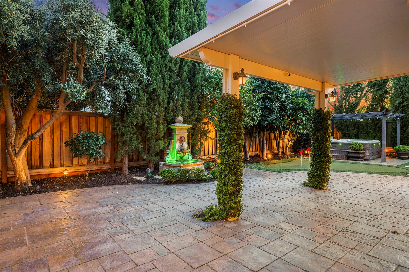 992 Country Glen Ln, Brentwood, CA 94513