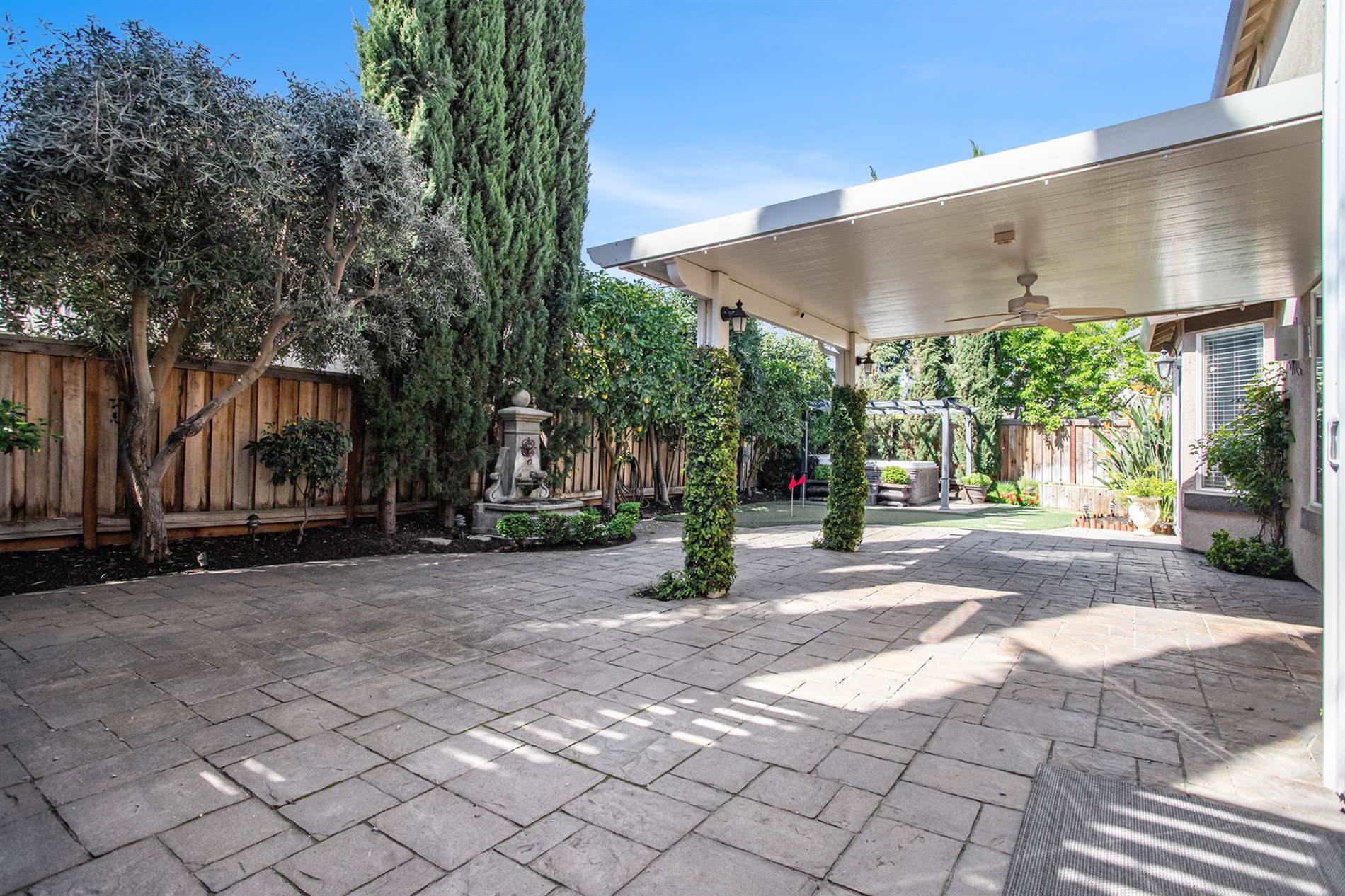 992 Country Glen Ln, Brentwood, CA 94513