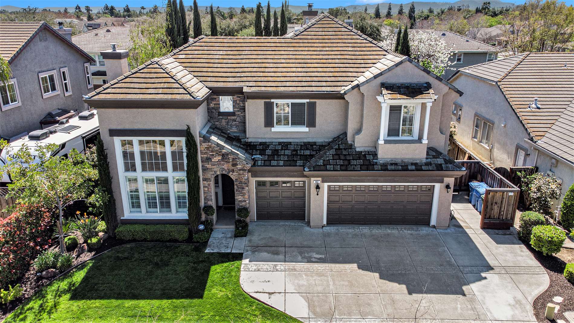 992 Country Glen Ln, Brentwood, CA 94513