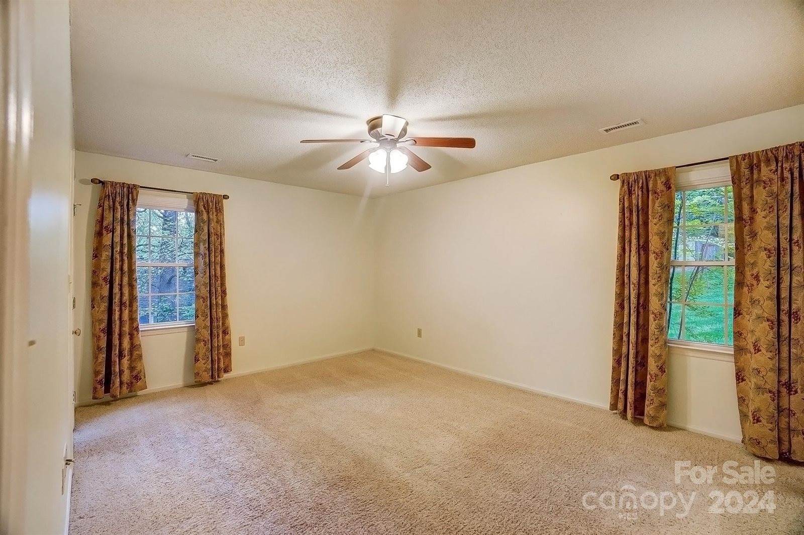 8633 Ducksbill Drive, Charlotte, NC 28277