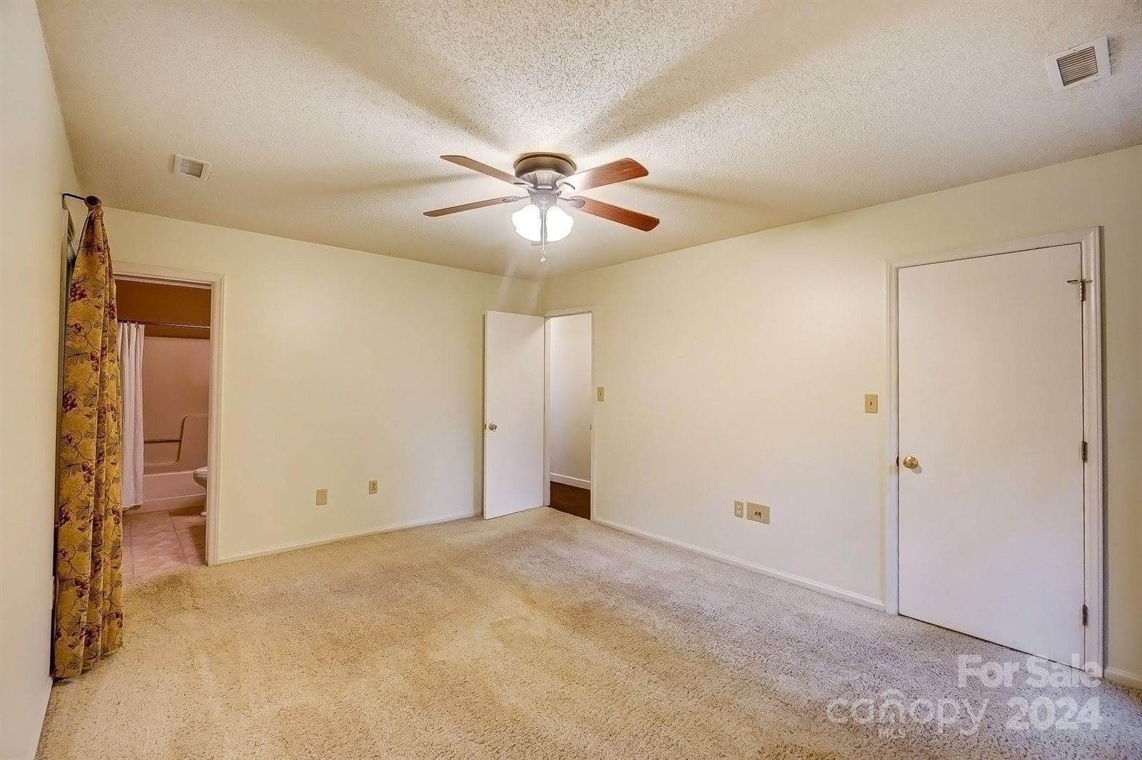 8633 Ducksbill Drive, Charlotte, NC 28277