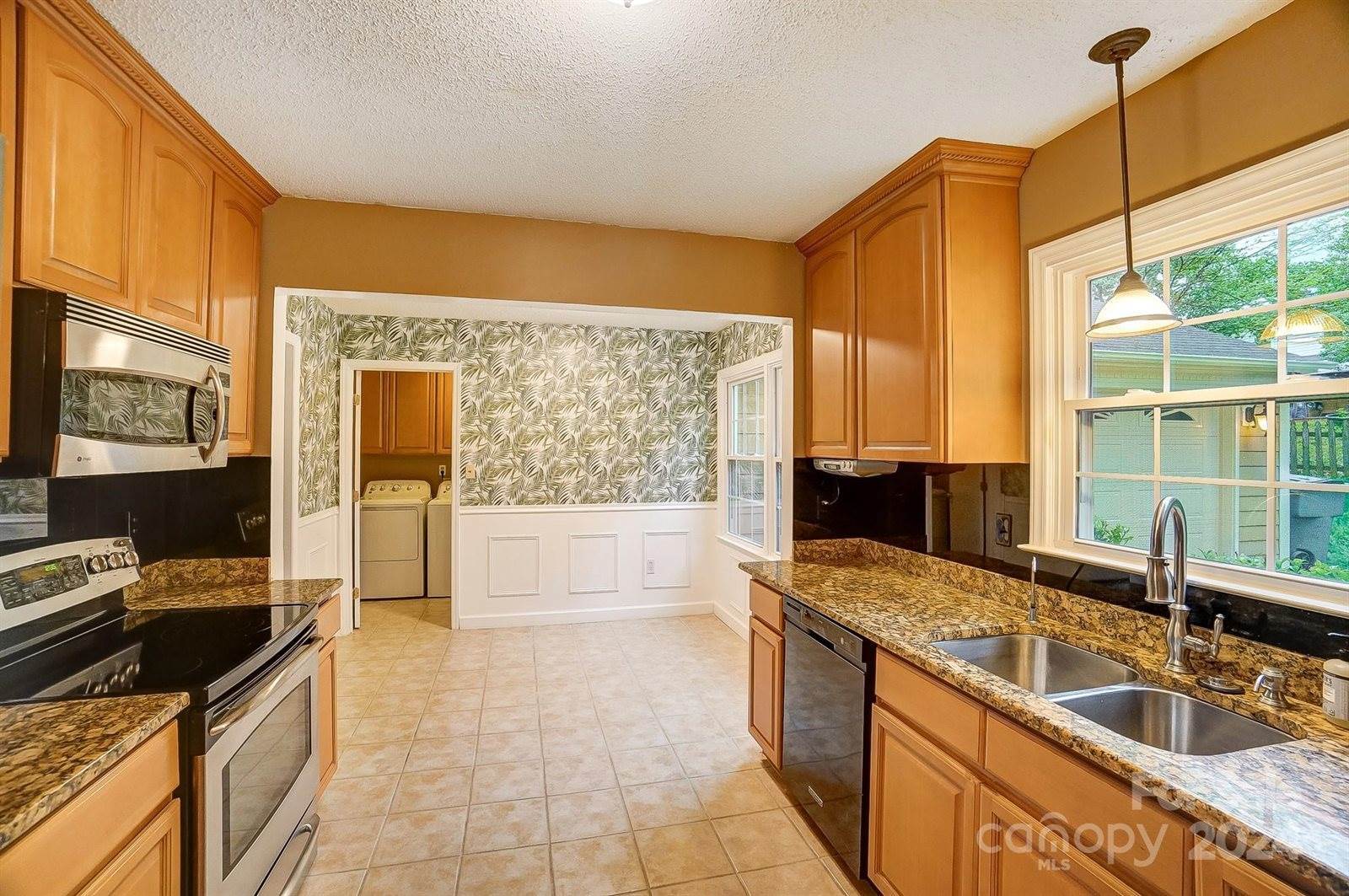 8633 Ducksbill Drive, Charlotte, NC 28277