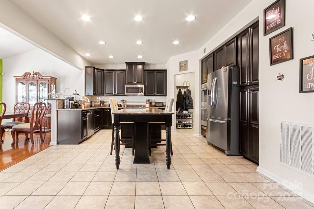 3510 Ettrick Place, Charlotte, NC 28278