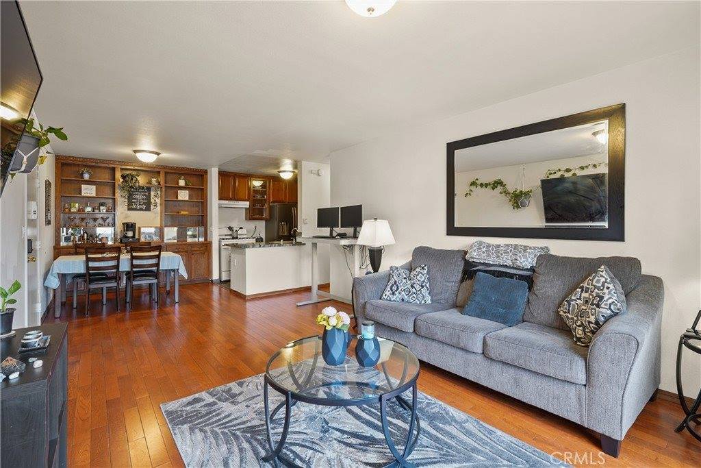 17900 Sherman Way, Reseda, CA 91335