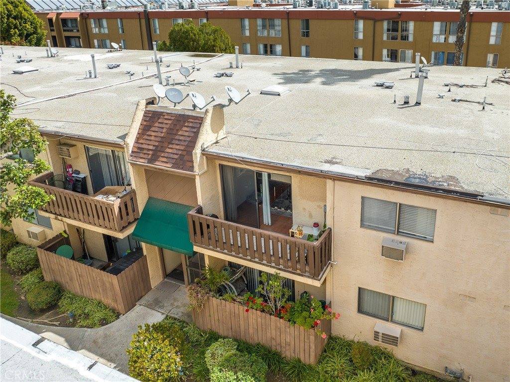 17900 Sherman Way, Reseda, CA 91335