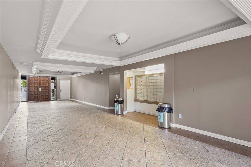 17900 Sherman Way, Reseda, CA 91335