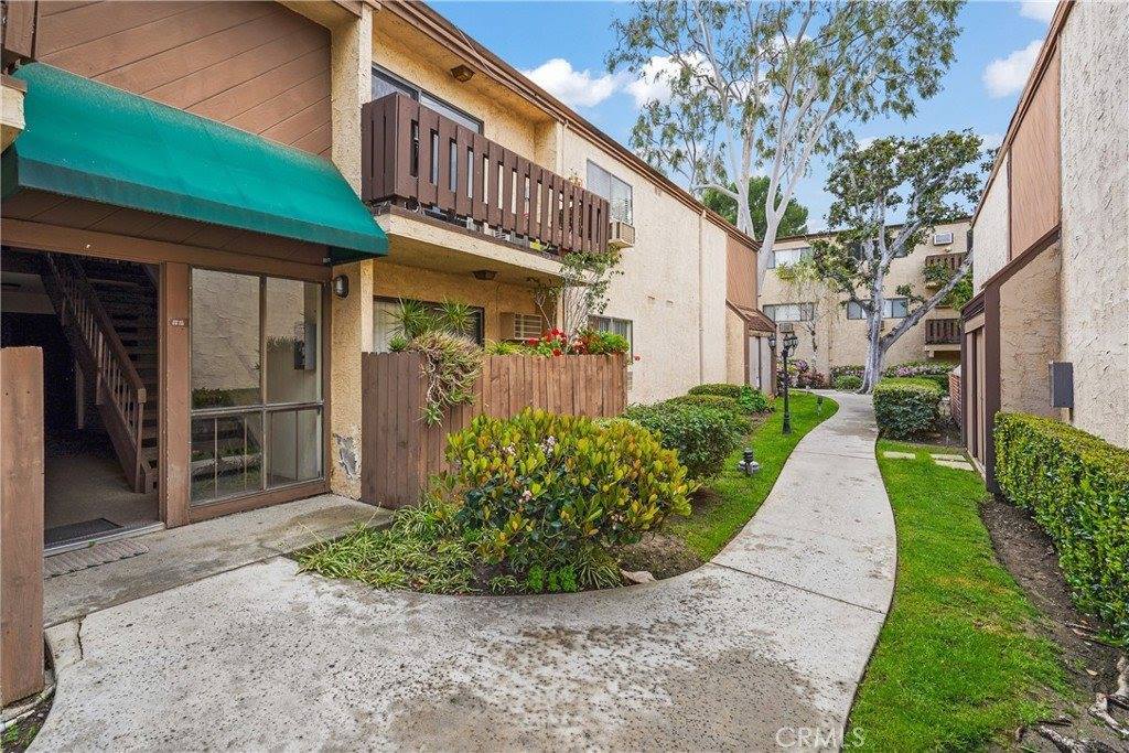 17900 Sherman Way, Reseda, CA 91335