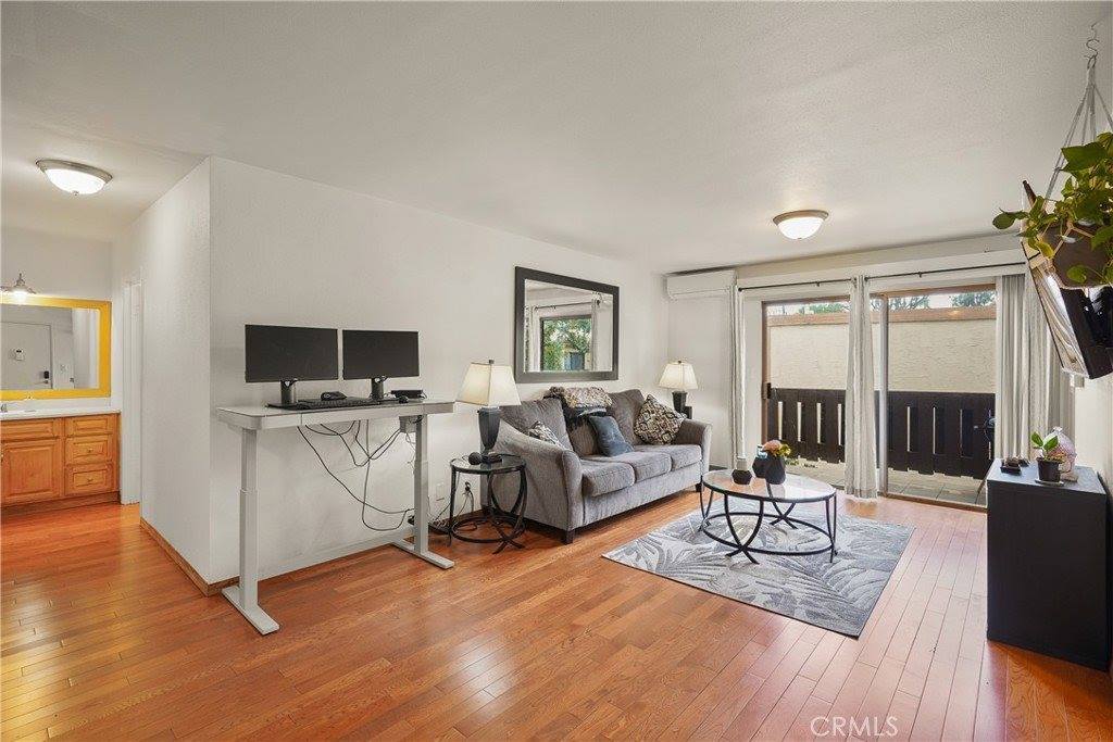 17900 Sherman Way, Reseda, CA 91335