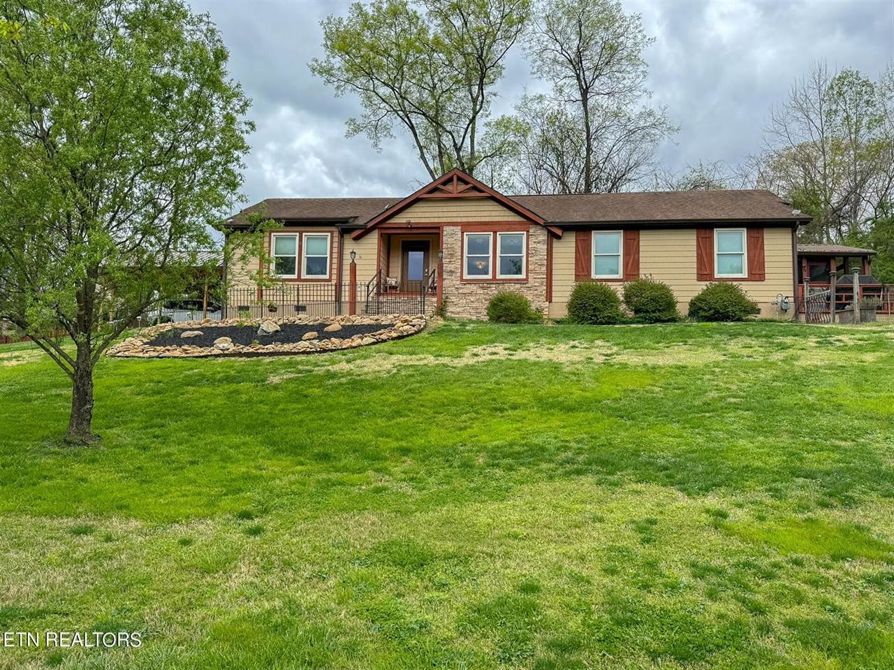 103 Highland Ave Ave, Clinton, TN 37716