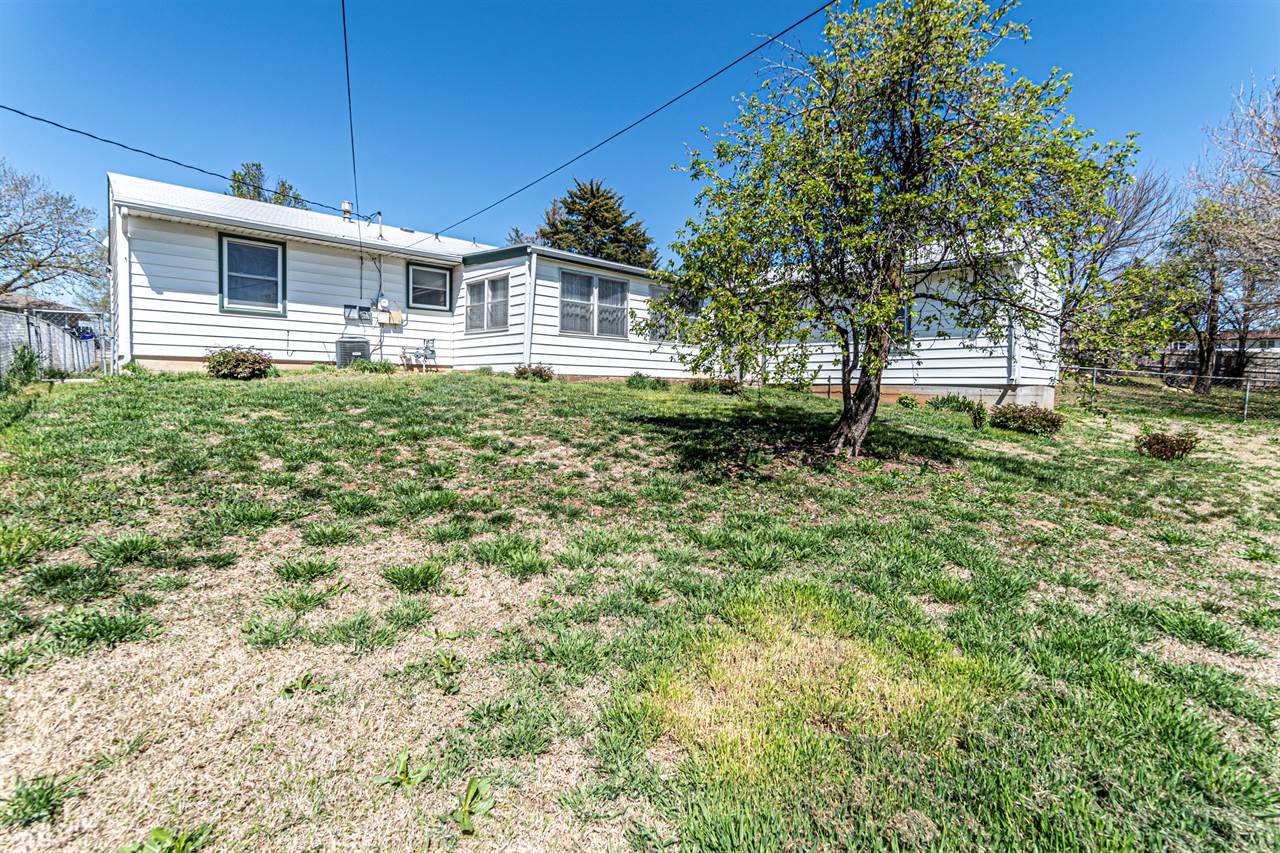 1601 Hale Drive, Junction City, KS 66441