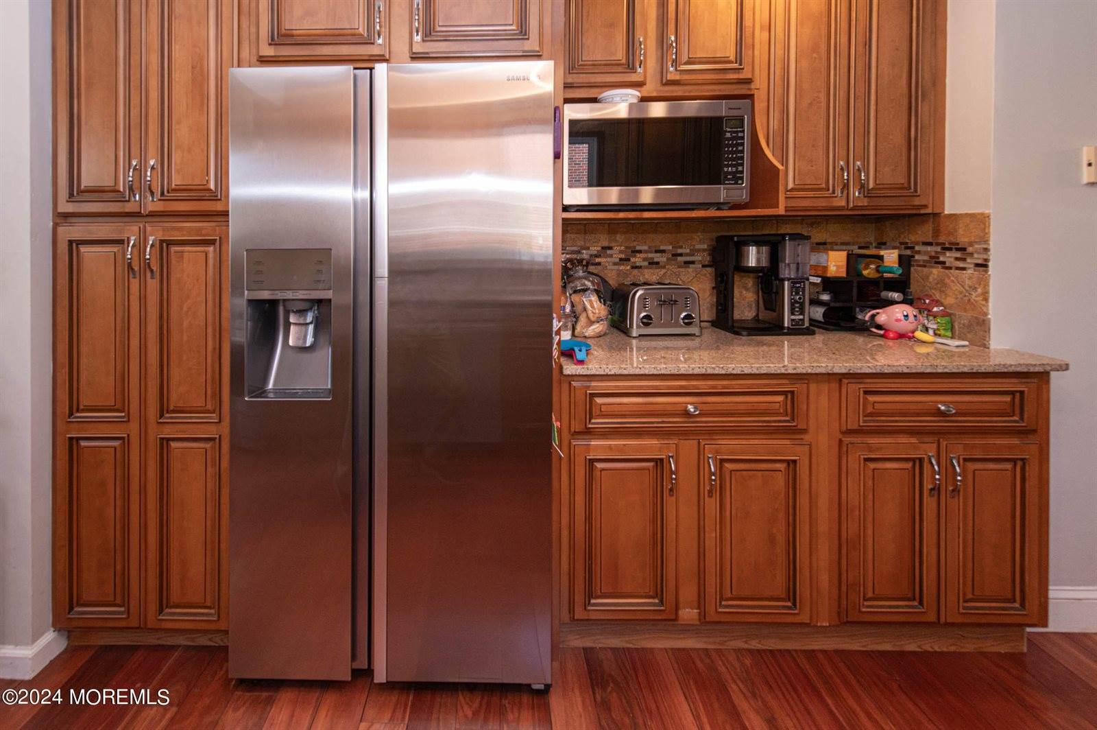 179 Sherry Street, Woodbridge, NJ 07095