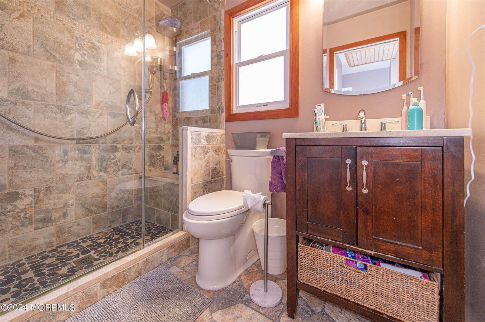 179 Sherry Street, Woodbridge, NJ 07095