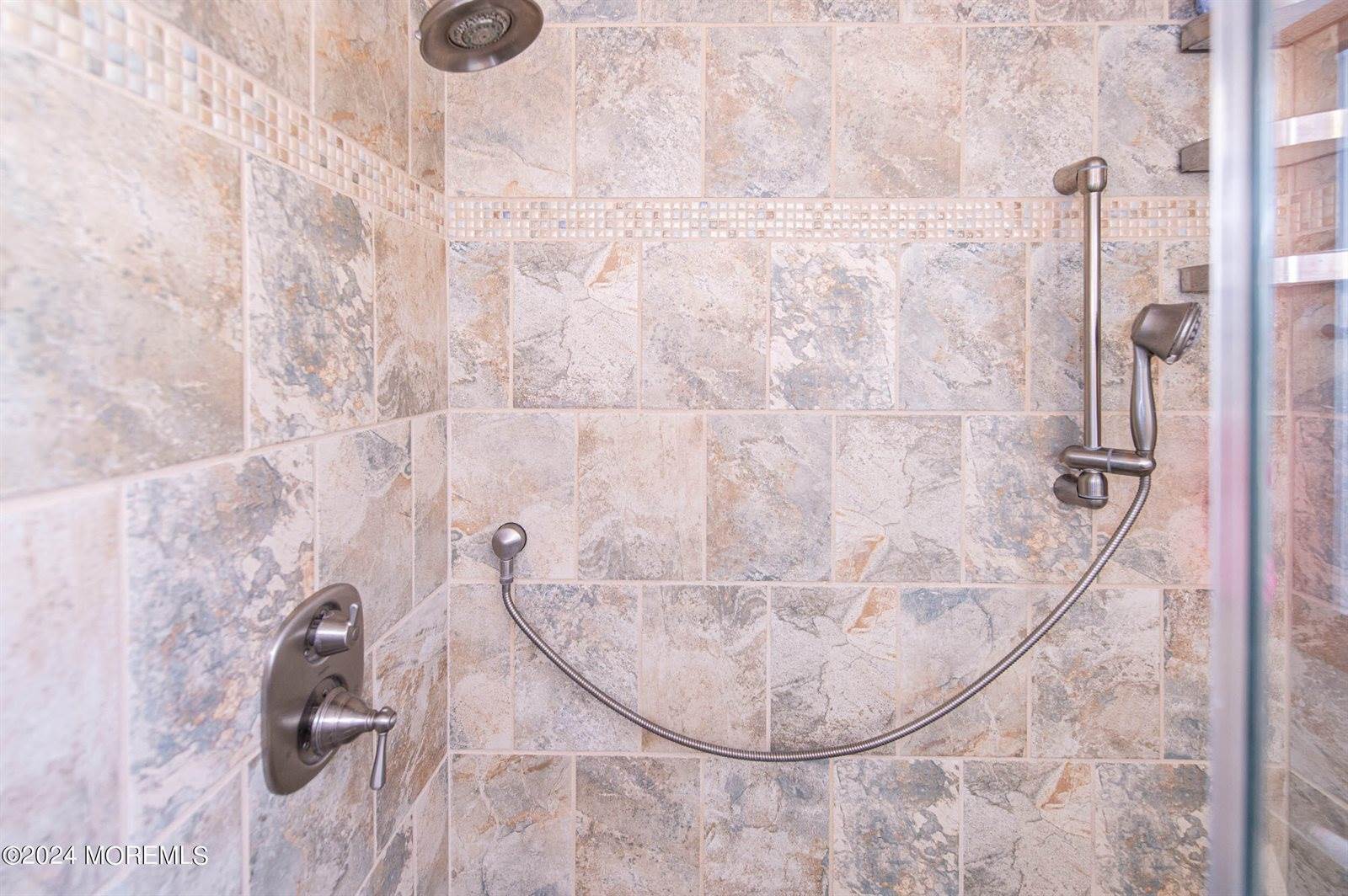 179 Sherry Street, Woodbridge, NJ 07095