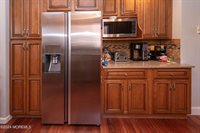 179 Sherry Street, Woodbridge, NJ 07095