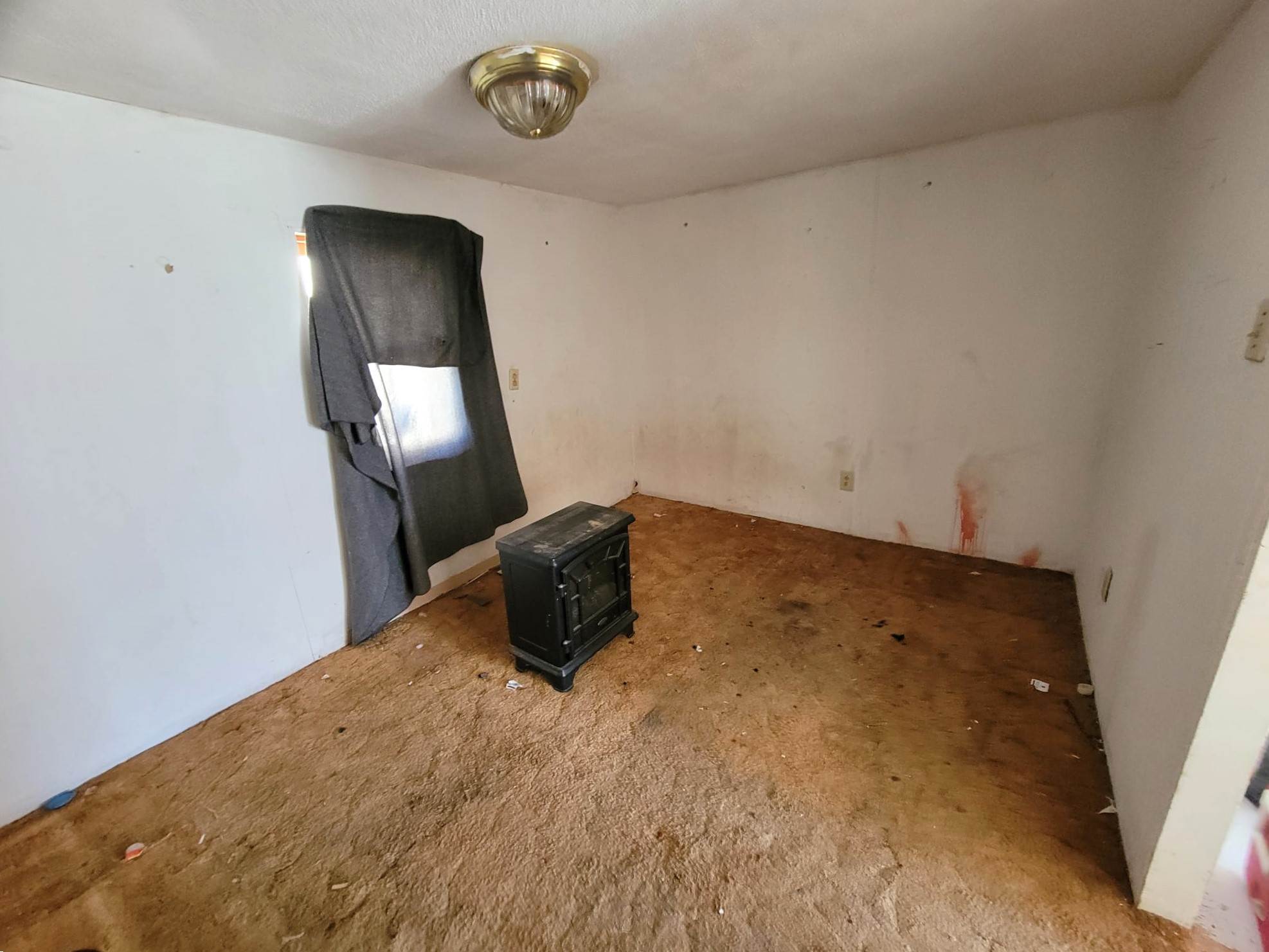 516 S 9th St, West Terre Haute, IN 47885