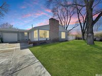 25 Bellevue Ave, Winnemucca, NV 89445