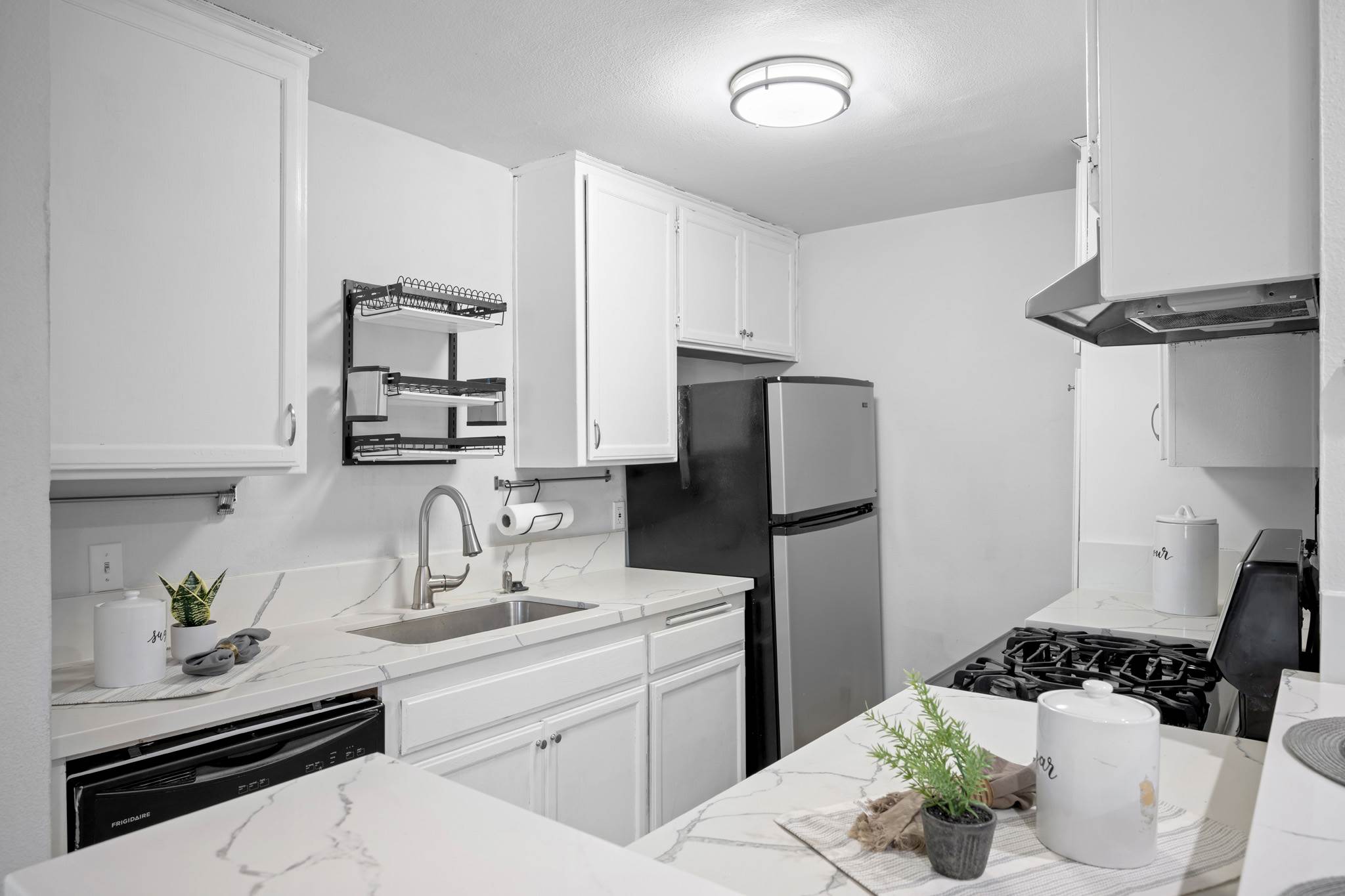 10636 Woodley Avenue, Granada Hills, CA 91344