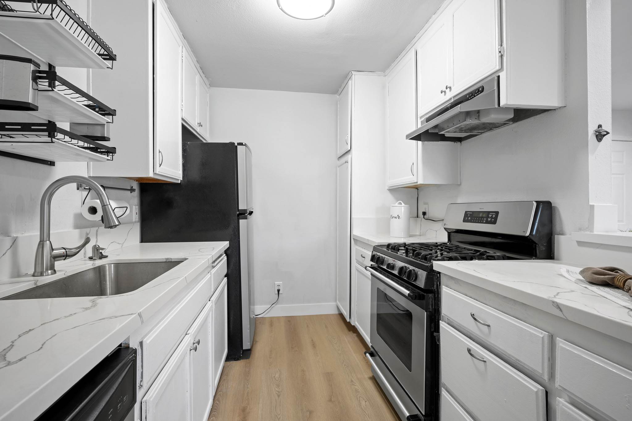 10636 Woodley Avenue, Granada Hills, CA 91344