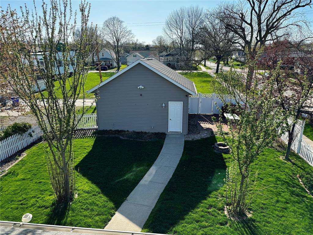 809 M Ave NW, Cedar Rapids, IA 52405