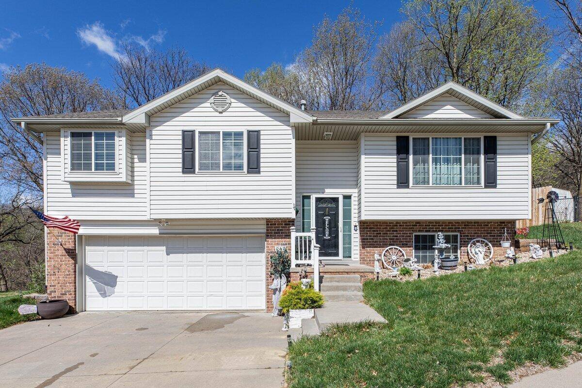 112 Autumn Circle, Council Bluffs, IA 51503