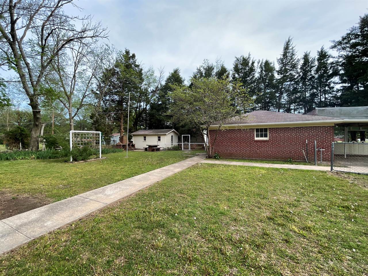 605 E North St, Towanda, KS 67144