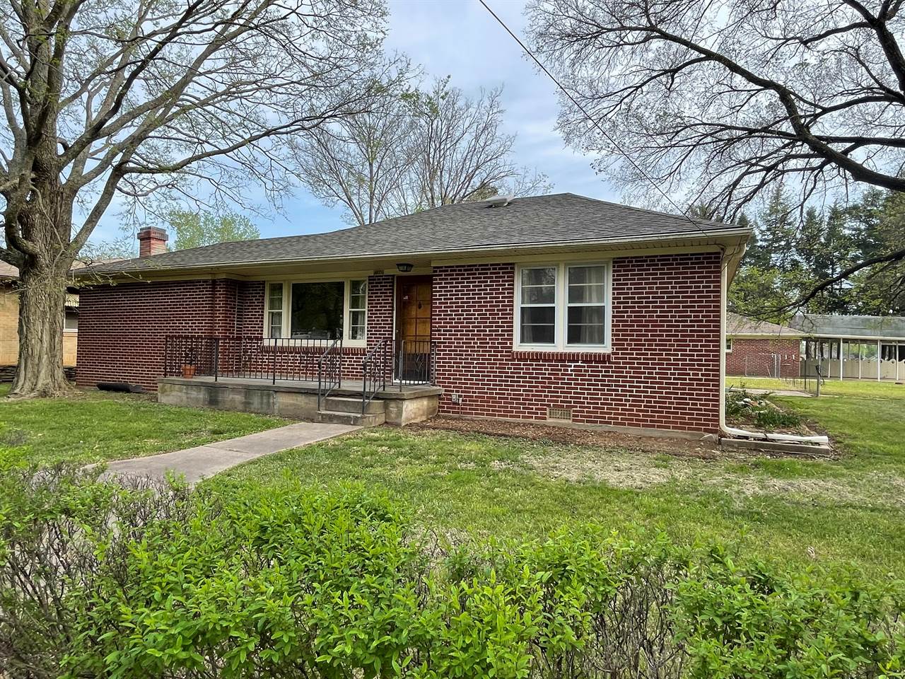 605 E North St, Towanda, KS 67144