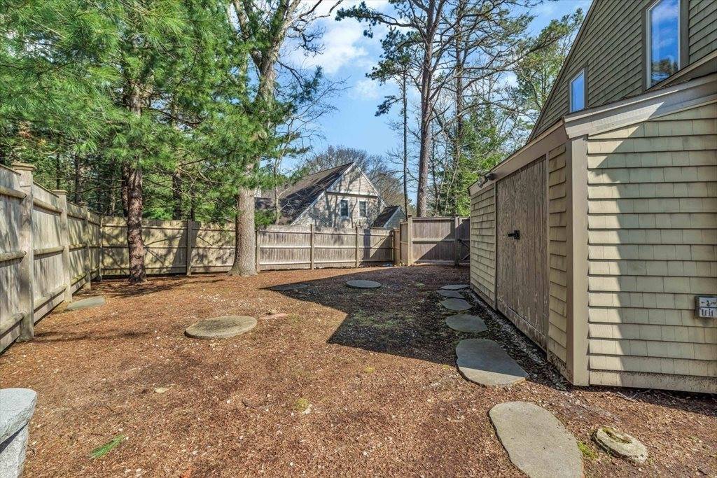 97 Fells Pond Rd, Mashpee, MA 02649