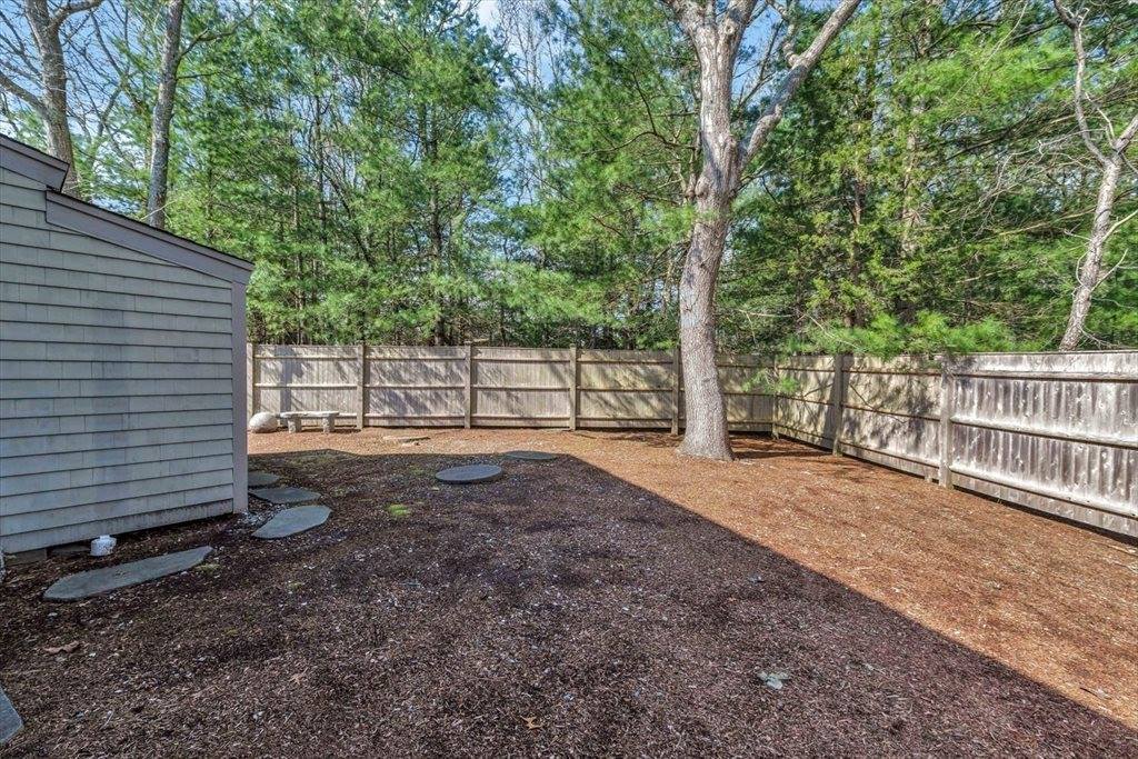 97 Fells Pond Rd, Mashpee, MA 02649