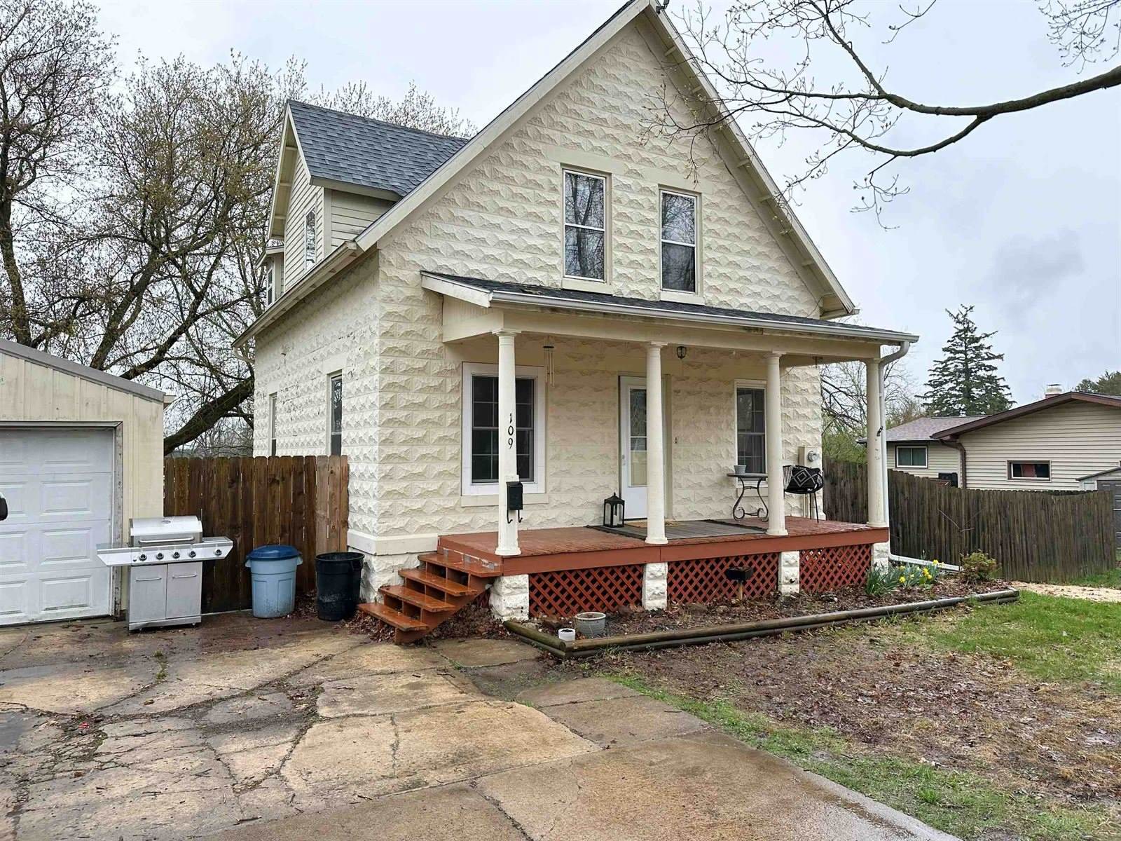 109 Vernon St, Westby, WI 54667