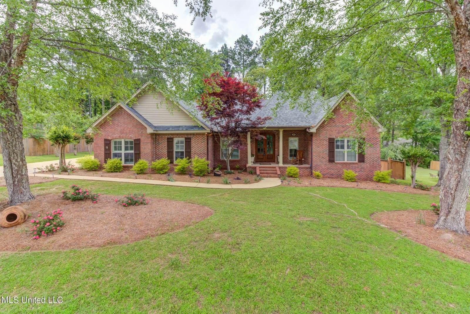 24 Pine Meadow Loop, Hattiesburg, MS 39402