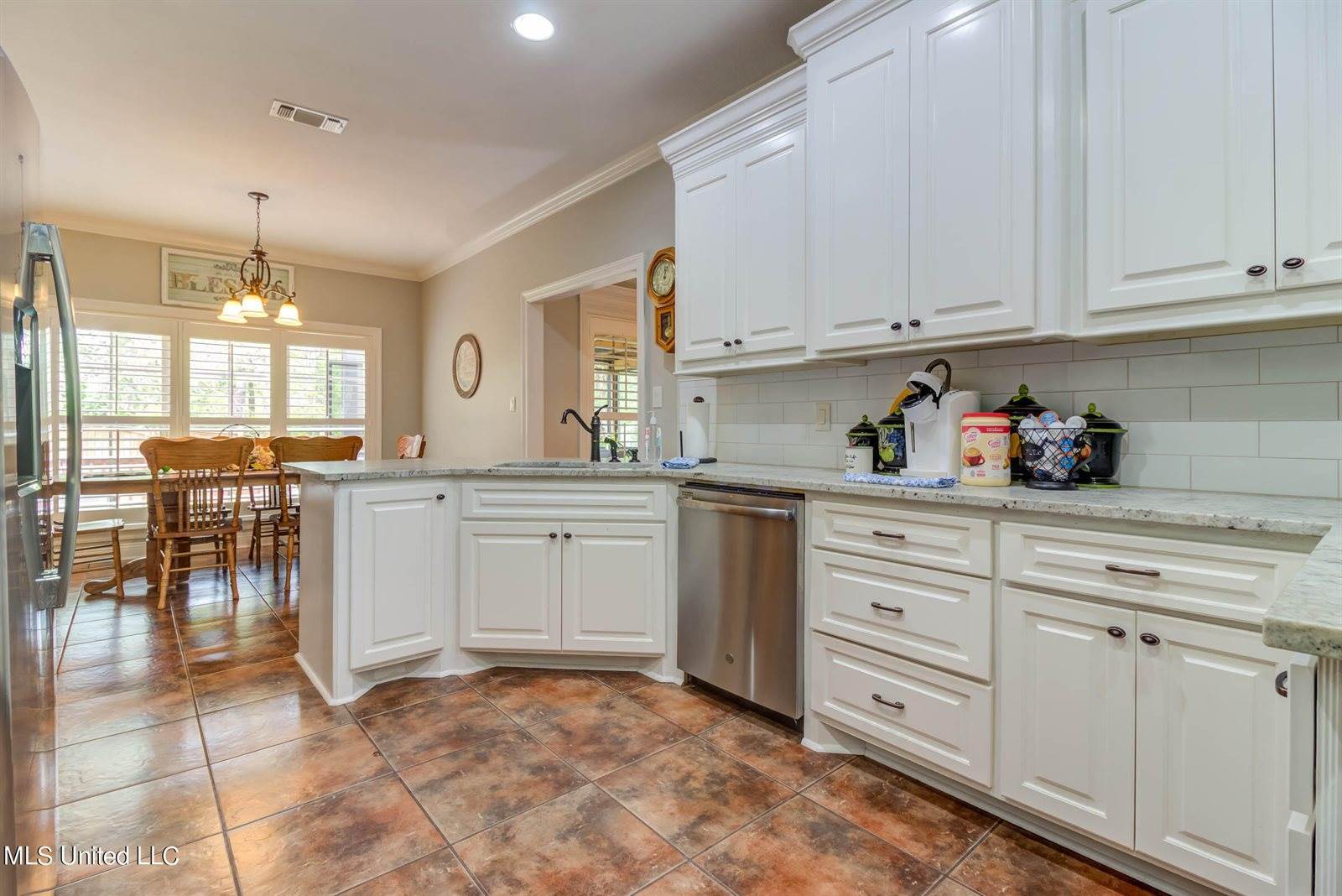 24 Pine Meadow Loop, Hattiesburg, MS 39402