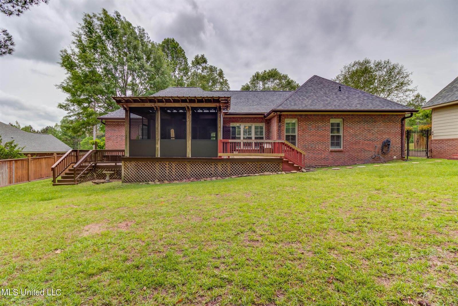 24 Pine Meadow Loop, Hattiesburg, MS 39402