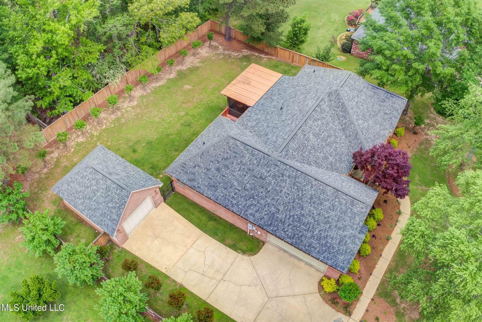 24 Pine Meadow Loop, Hattiesburg, MS 39402