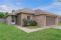 111 Willow Drive, Navasota, TX 77868