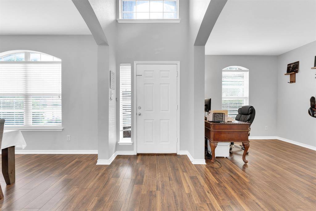 9208 Water Oak Drive, Arlington, TX 76002