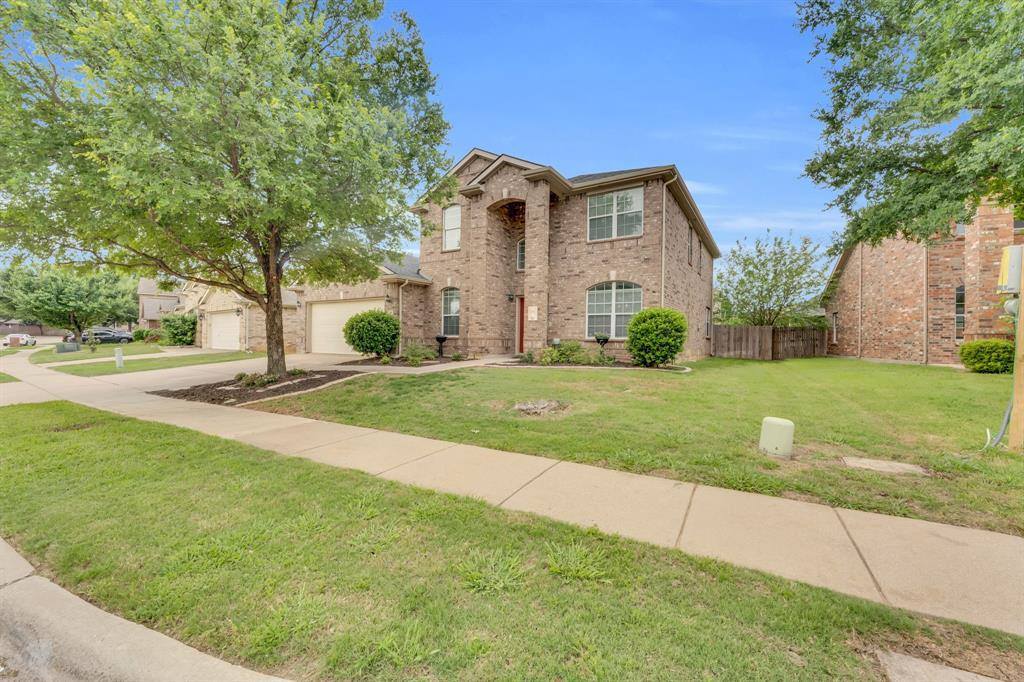 9208 Water Oak Drive, Arlington, TX 76002