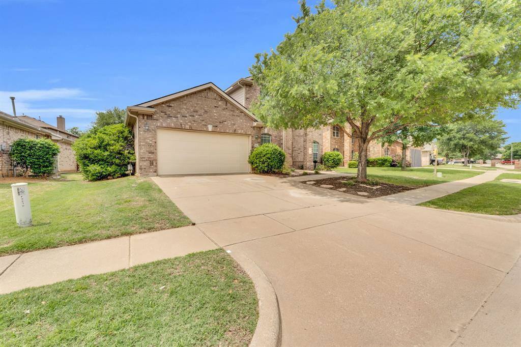 9208 Water Oak Drive, Arlington, TX 76002