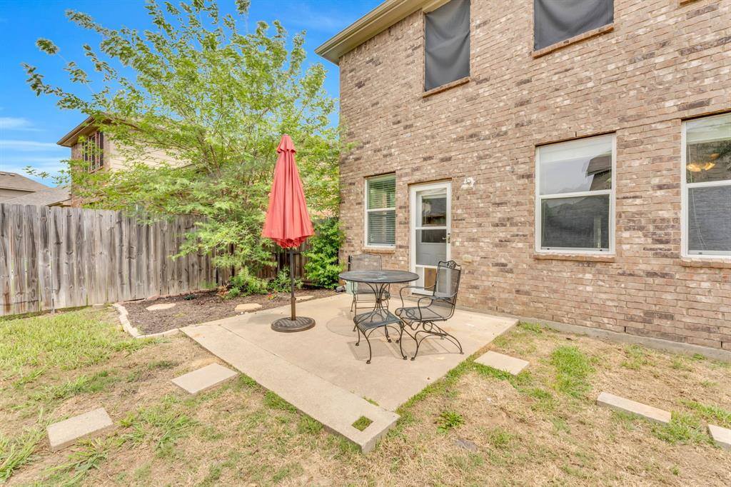 9208 Water Oak Drive, Arlington, TX 76002