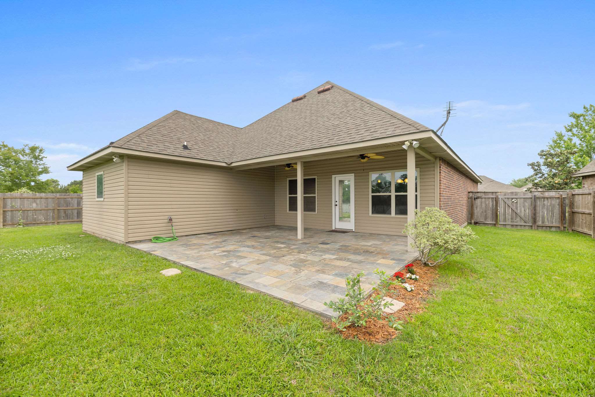 69033 Taverny Ct., Madisonville, LA 70447