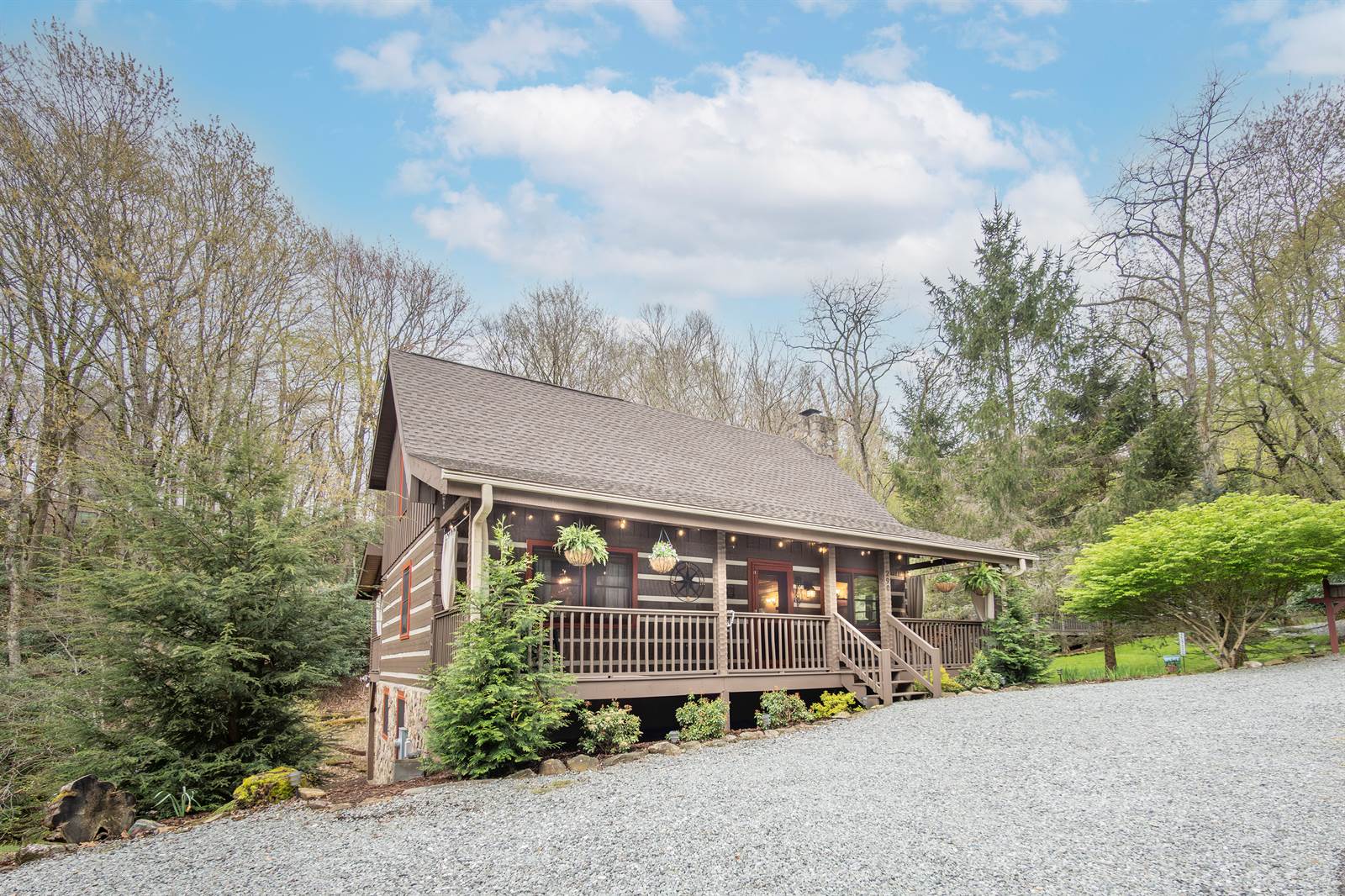 Hawks Lake Dr, Seven Devils, NC 28604