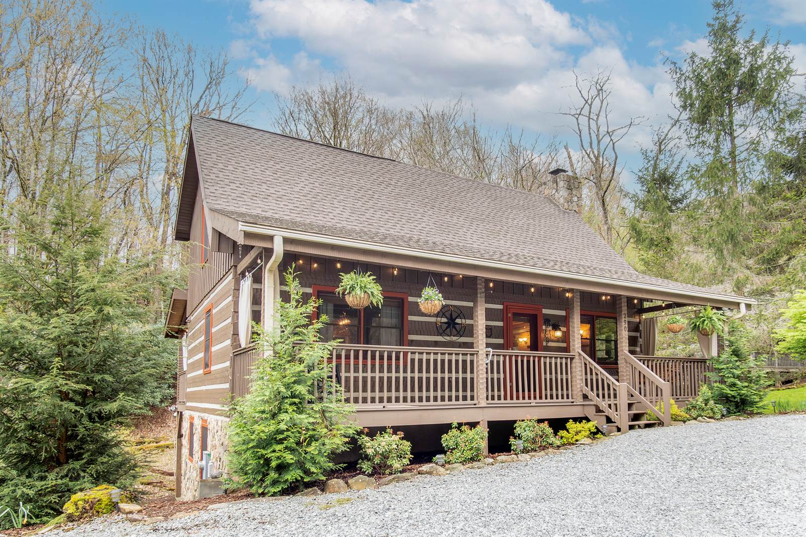 Hawks Lake Dr, Seven Devils, NC 28604