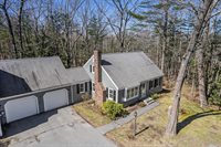 68 Applegate Lane, Falmouth, ME 04105