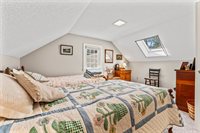 68 Applegate Lane, Falmouth, ME 04105